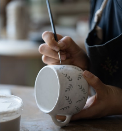 Craft and Sip: Create Your Personalized Mugs at El Weirdo’s Pottery Class